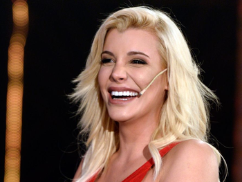 El viejo look de Charlotte con pelo rubio