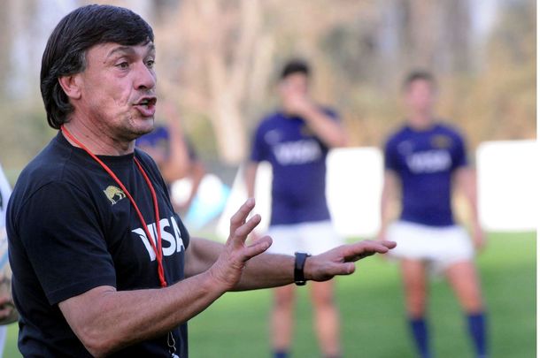 El entrenador de los Pumas pasó por los estudios de Radio 10