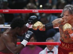 con 62 anos, mickey rourke regreso al boxeo con un categorico triunfo con 62 anos, mickey rourke regreso al boxeo con un categorico triunfo
