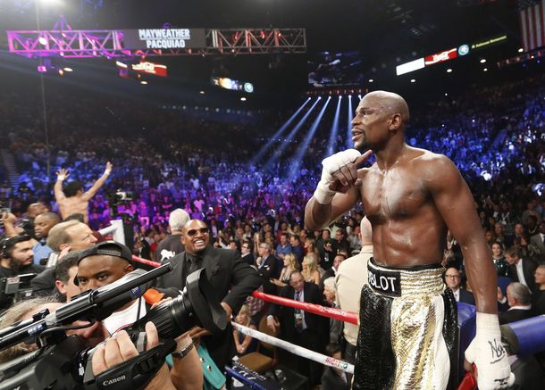 Mayweather ganó por puntos y se quedó con la pelea ante Pacquiao