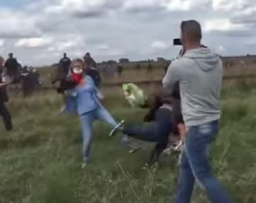 Despiden a una periodista que le metió la pata a un refugiado y lo hizo caer