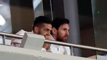 espana goleo a argentina: el momento en el que messi abandona el palco espana goleo a argentina: el momento en el que messi abandona el palco