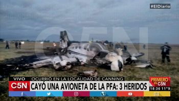 cayo una avioneta de la policia federal: hay 3 heridos cayo una avioneta de la policia federal: hay 3 heridos