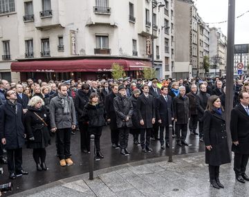Francia recuerda a las víctimas de los atentados en París en el primer aniversario.