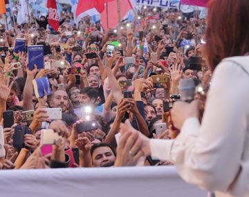 Cristina Kirchner presentó Sinceramente ante una multitud