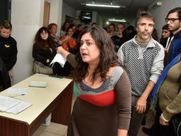 una periodista fue detenida en la pampa por fotografiar un procedimiento policial una periodista fue detenida en la pampa por fotografiar un procedimiento policial