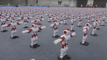 mas de 1.000 robots bailan una coreografia y marcan un record guinness mas de 1.000 robots bailan una coreografia y marcan un record guinness