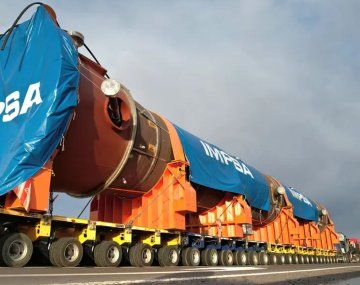 Un reactor estuvo varado una semana porque un puente no soportaba el peso