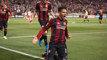 Yamil Asad celebra el primer gol de la historia del Atlanta United Yamil Asad celebra el primer gol de la historia del Atlanta United