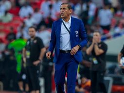 Ramón Díaz alcanzó la marca histórica como DT argentino más ganador