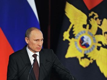 Putin da marcha atrás y pide al Senado que anule el permiso para invadir Ucrania