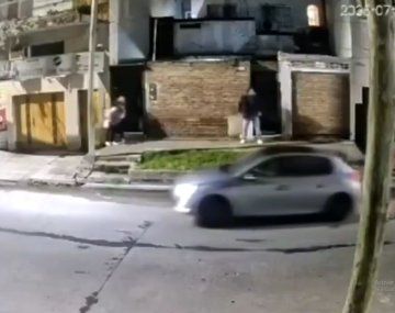 Desgarrador grito de una mujer en medio un robo en Lanús: ¡Te da el auto