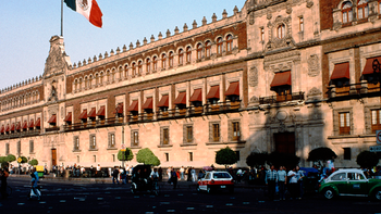 En 1945 se crea el gobierno del Distrito Federal que sustituye al Departamento Central. En 1945 se crea el gobierno del Distrito Federal que sustituye al Departamento Central.