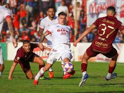 Unión y Lanús se pusieron al día con un empate 1-1 en Santa Fe