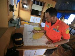 francia abre una investigacion por la desaparicion del avion malasio francia abre una investigacion por la desaparicion del avion malasio