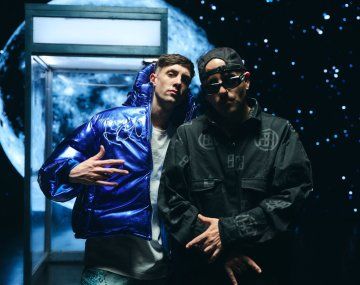 Ramky en los controles se unió a The La Planta y presentaron Fingí Demencia