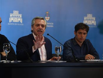 El presidente Alberto Fern&aacute;ndez anuncia junto a Rodr&iacute;guez Larreta y Kicillof medidas dr&aacute;sticas ante el avance del coronavirus