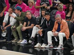 De Manu Ginóbili a Ben Stiller y la promesa de Donald Trump: los famosos que palpitan las finales de la NBA De Manu Ginóbili a Ben Stiller y la promesa de Donald Trump: los famosos que palpitan las finales de la NBA