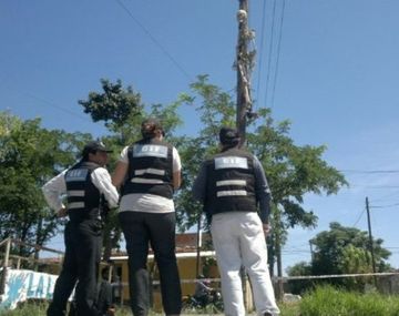 Un esqueleto humano apareció colgado en Salta