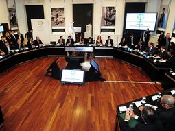 el gobierno analizo con empresarios la situacion de la industria automotriz el gobierno analizo con empresarios la situacion de la industria automotriz