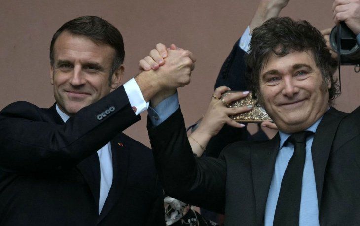 Javier Milei anunció que le comprará a Emmanuel Macron submarinos y buques