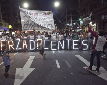 Marcha de docentes porteños en la previa del paro nacional