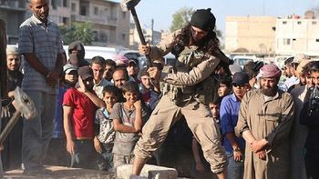 casi 100 muertos en un atentado casi 100 muertos en un atentado