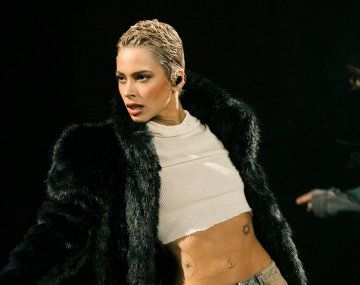 Tini Stoessel tomó una drástica decisión que la aleja de Rodrigo De Paul