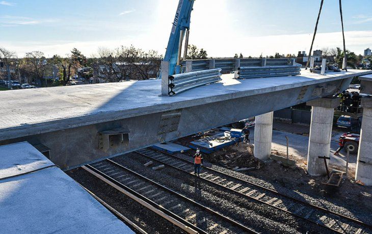 Colocaron el primer puente modular para la Línea Sarmiento