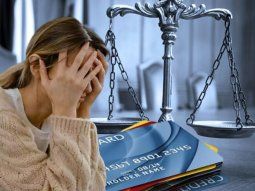 Debía $800.000 de deuda por dos tarjetas de crédito, quiso ignorar los reclamos y la Justicia la fue a buscar