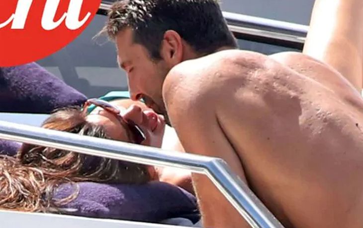 Gianluigi Buffon y Ilaria DAmico, a los besos
