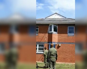 El Ejército británico quedó de rodillas por la aparición de un pene de plástico