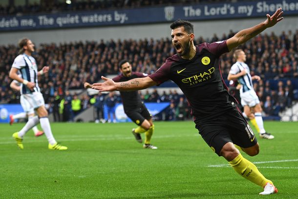 El Kun Agüero celebra su gol