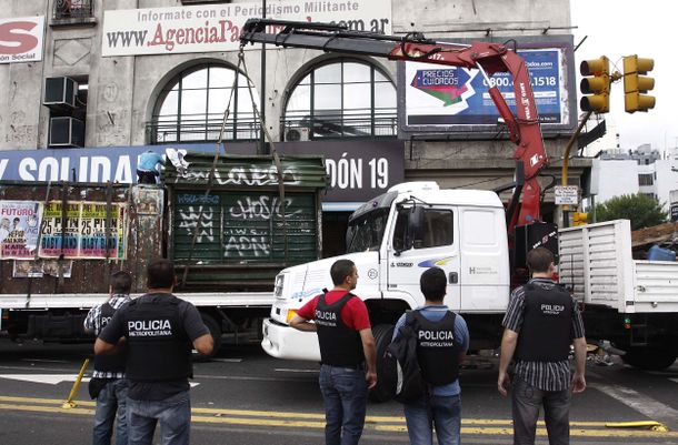Nuevos operativos de la Ciudad contra la venta ilegal en el barrio porteño de Once