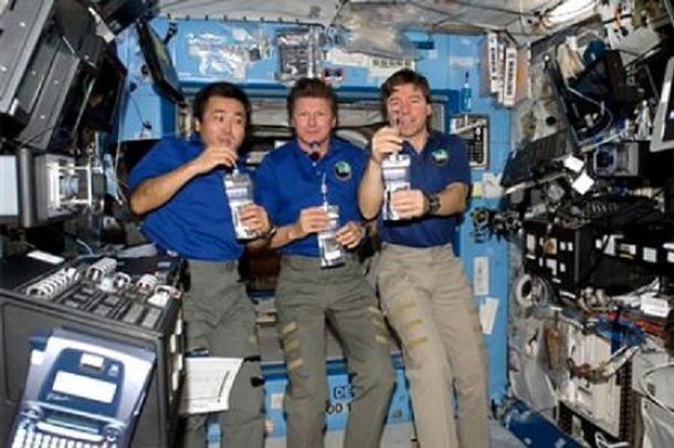 ¿Qué hacen los astronautas con su orina en el espacio?