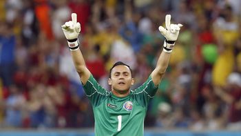 el arquero sensacion del mundial, en la mira de los mas poderosos de europa