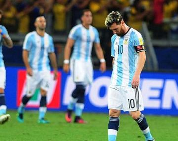 Lionel Messi, cabizbajo, tras la goleada de Brasil ante Argentina en Belo Horizonte