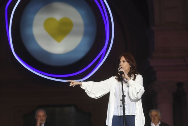 Cristina Kirchner felicitó a Boric, nuevo presidente de Chile
