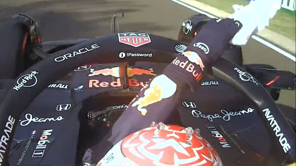 Insólito momento en la Fórmula 1: Verstappen tiró una toalla desde su auto a la pista