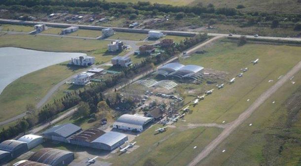 Chocaron dos avionetas en Berazategui: murió uno de los pilotos