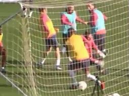 El doble caño de Messi en la definición El doble caño de Messi en la definición