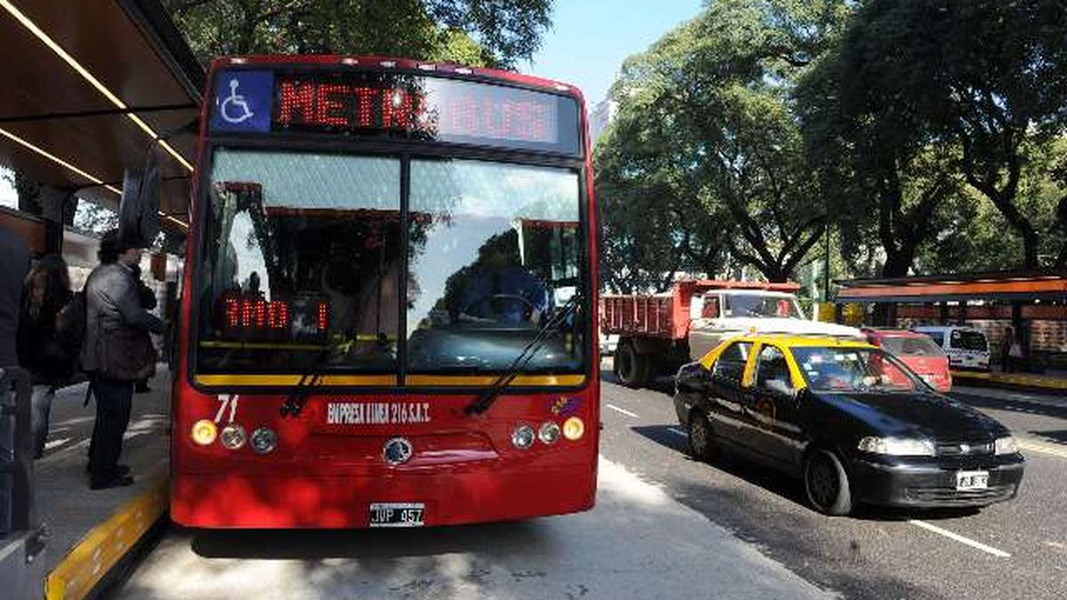 Las primeras críticas para el Metrobús porteño