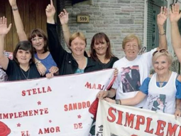 Las Nenas de Sandro llaman a votar a Massa