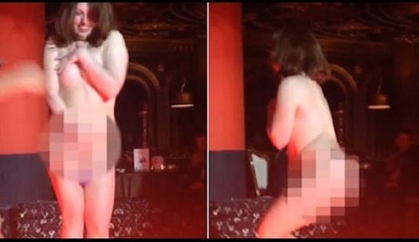 VIDEO: Se desnudan en un boliche para ganar un iPhone