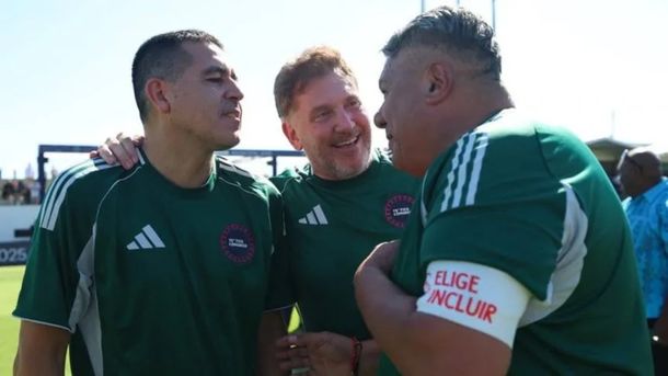 Tras los insultos en La Bombonera, Juan Román Riquelme tiró paredes con Chiqui Tapia: la magia intacta