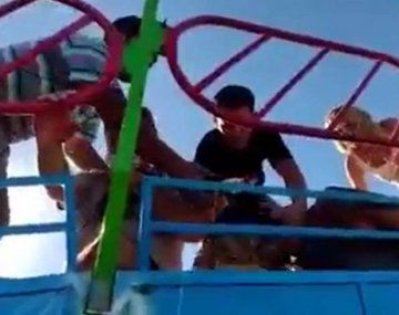 Descarriló una montaña rusa en un parque de La Lucila y hay al menos cinco heridos