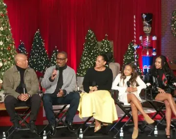 El elenco de Candy Cane Lane en la conferencia de prensa. Foto: (Prime Video)