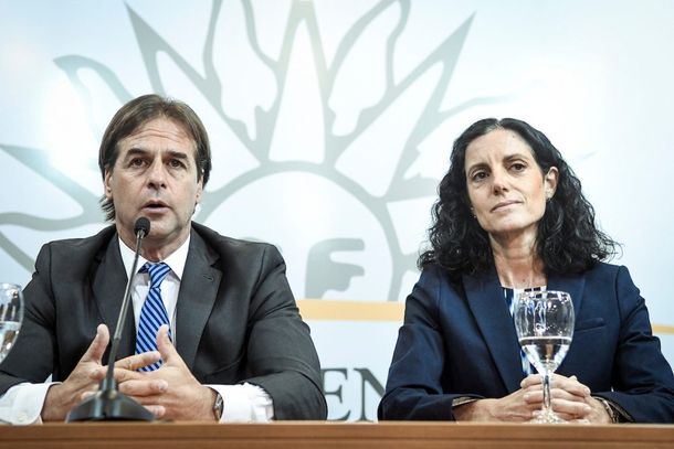 El presidente Lacalle Pou junto a la ministra de Economía y Finanzas (MEF)