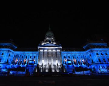 Cristina posteó fotos del Congreso de celeste y blanco