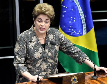 Dilma dijo que es víctima de un golpe de un gobierno usurpador